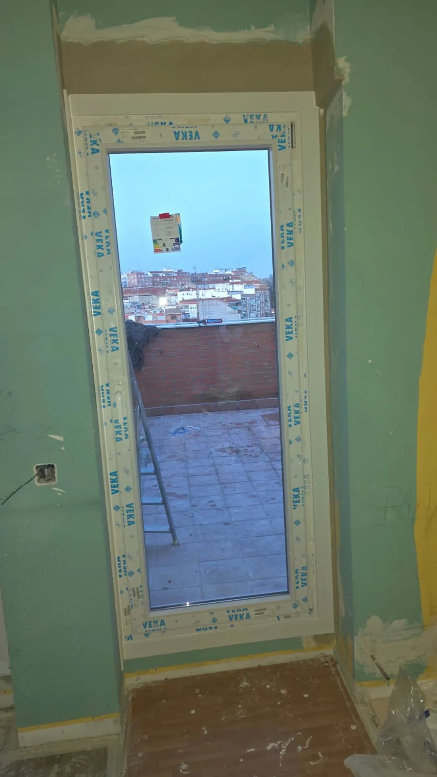 Instalación de ventanas de PVC y aluminio de alta eficiencia térmica - v 5